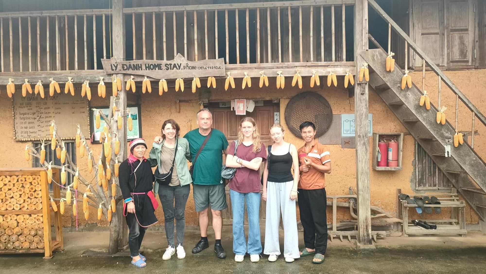 Ly Danh Homestay Quan Ba 객실 사진